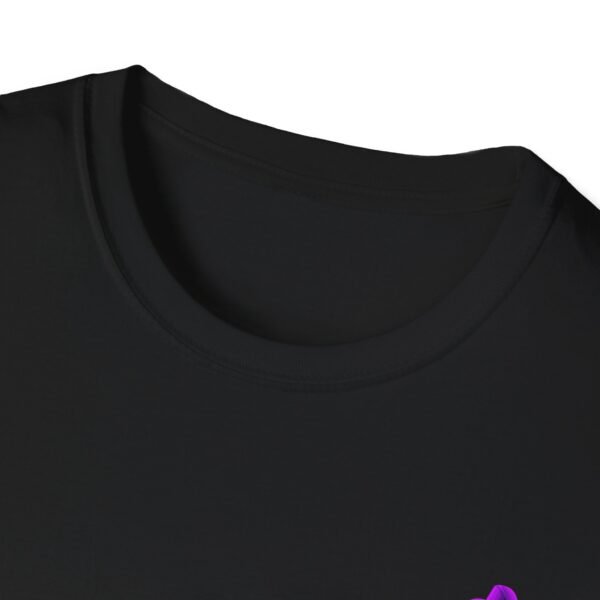 T-shirt softstyle Logo Violet – Image 7